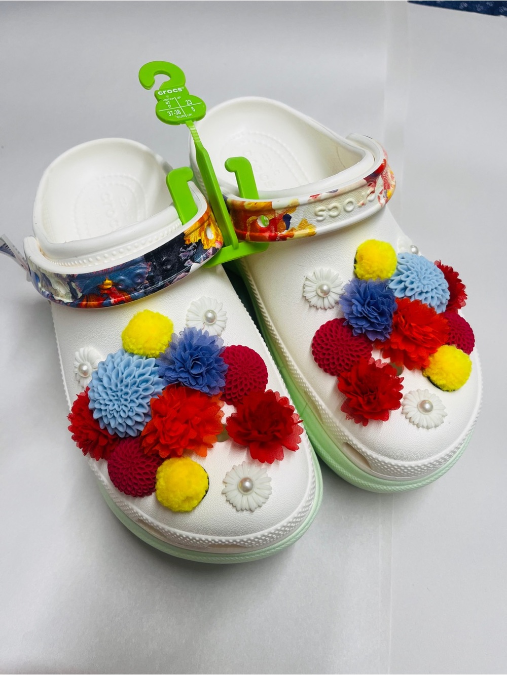 CROCS Bae Wildflower Clogs Womens Sz 7 W White Green With Removable Jibbitz